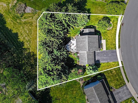 3rd image of 2427 Clover Dr