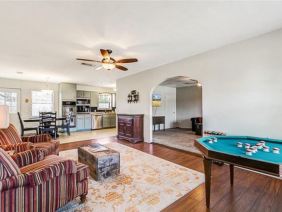 4th image of 202 S Cherry Ln