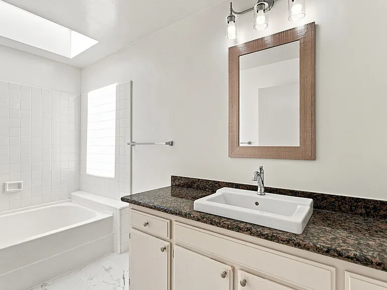 814 Balboa Ln — Photo 18