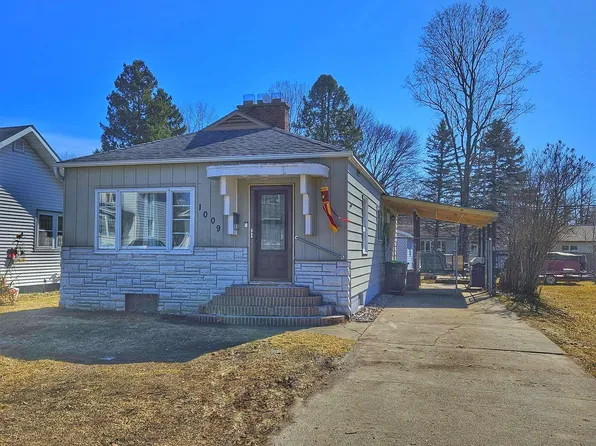 1009 W B St, Iron Mountain, MI 49801