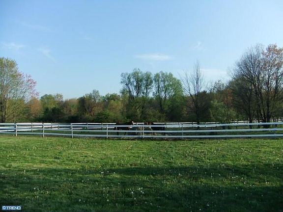 2nd image of 271 Swinehart Rd