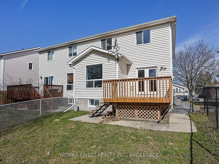 1256 Brackenwood Cres — Photo 42