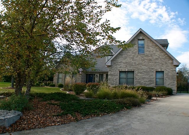 1st image of 611 Pine Grove Ct