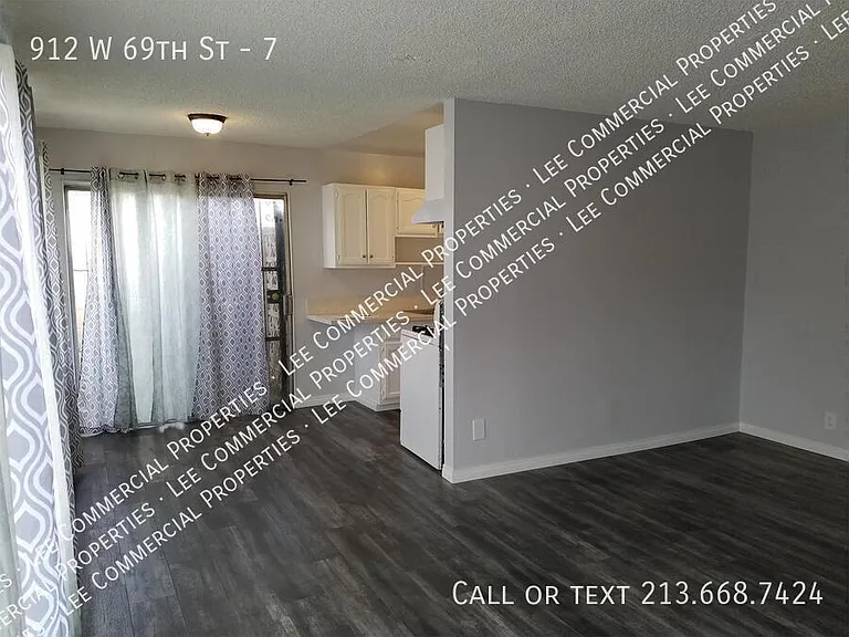 912 W 69th St #7 — Photo 6