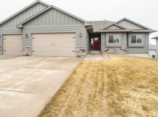 1009 N Danielle Dr, Sioux Falls, SD 57103