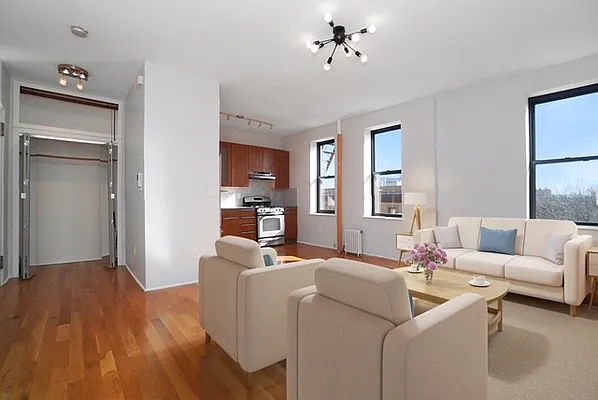 Sold by REMAX Elite | media 9