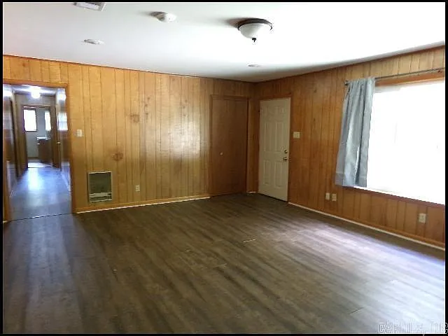 4 bed, 1.5 bath, 1590 sqft, $1,675 — Photo 4