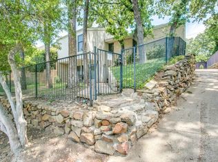 905 Crowley Rd, Arlington, TX 76012