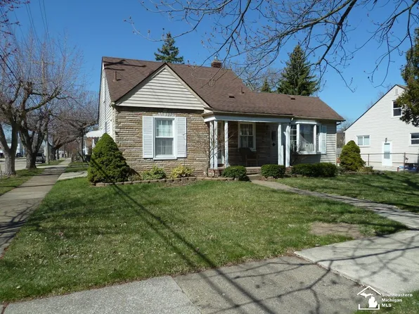 17636 Matthews St, Riverview, MI 48193