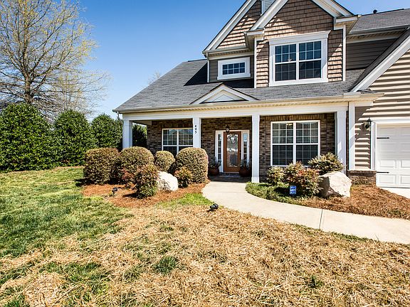 3rd image of 405 Elizabeth Valley Ln