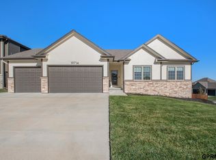 19714 Greenleaf St, Gretna, NE 68028