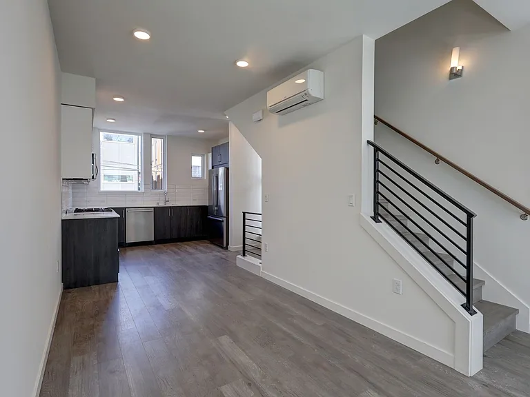 1330 E Spring St — Photo 6