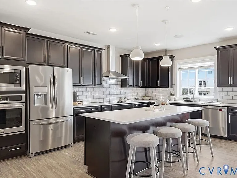 4349 Saunders Station Loop #B — Photo 9