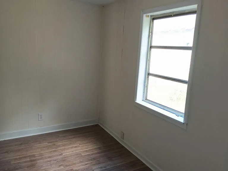 1147 Roselle St — Photo 5