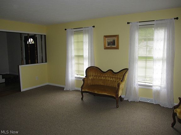 2nd image of 8680 Ashwood Dr