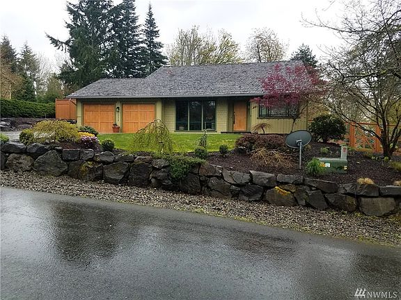 2nd image of 15215 NE 108th Pl