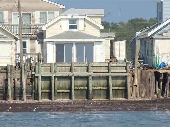 2nd image of 51 Beach Ave