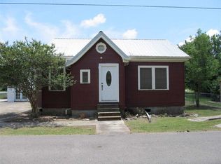 147 Cliffs Ln, Golden Meadow, LA 70357