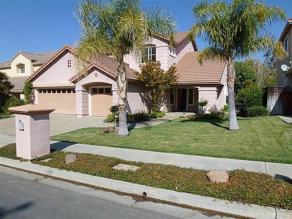 2nd image of 5785 Capilano Dr