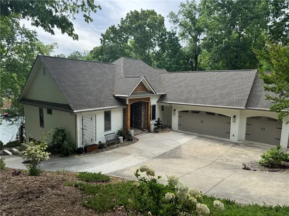 206 N Beacon Shores Dr, Seneca, SC 29672