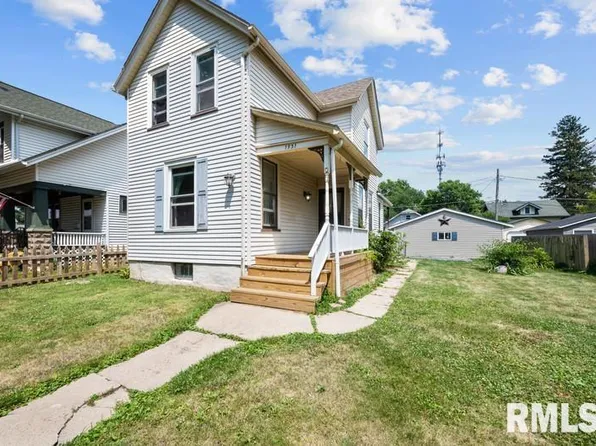 1931 N Howell St, Davenport, IA 52804