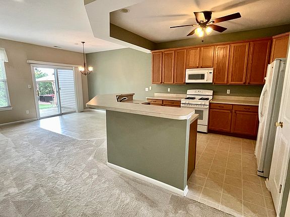 2nd image of 1044 Rockwell Ln