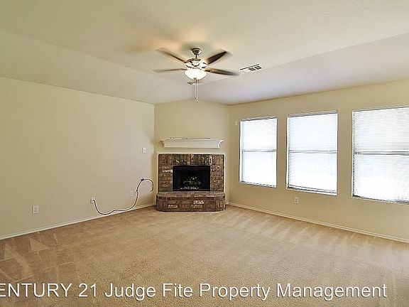 5th image of 9841 Willowick Ave