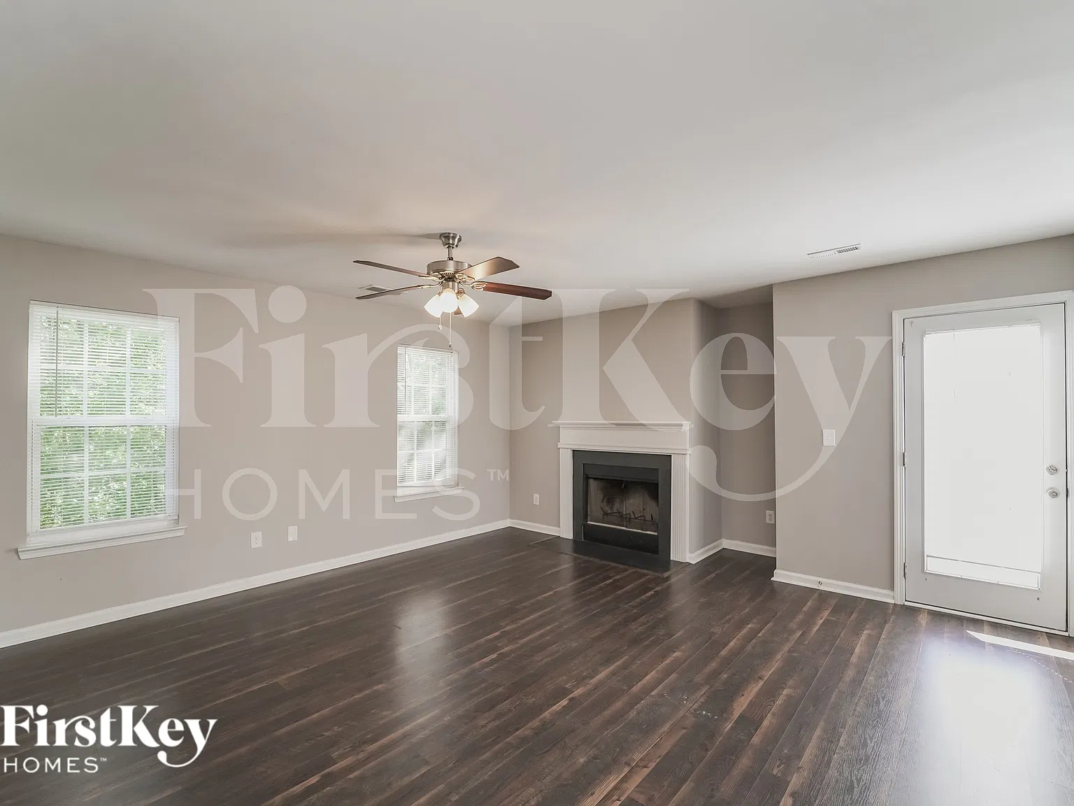 4 bed, 2.5 bath, 2044 sqft, $2,480 — Photo 3