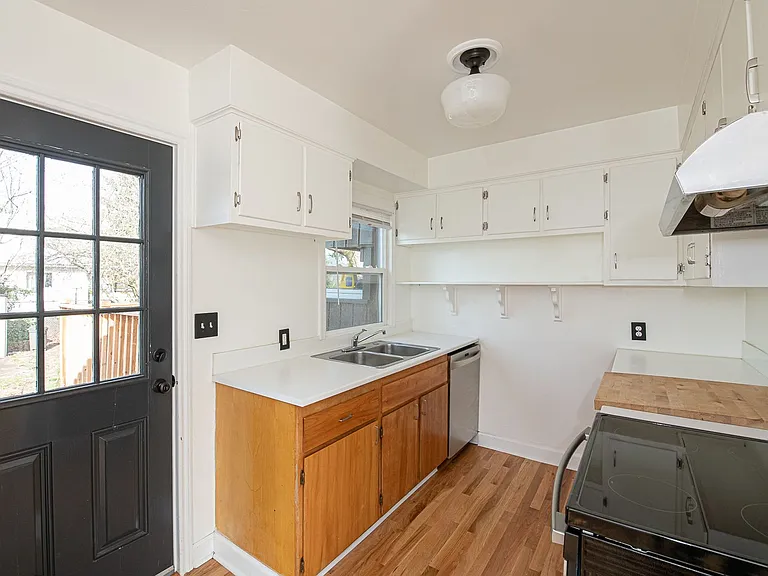 3033 N Halleck St — Photo 13