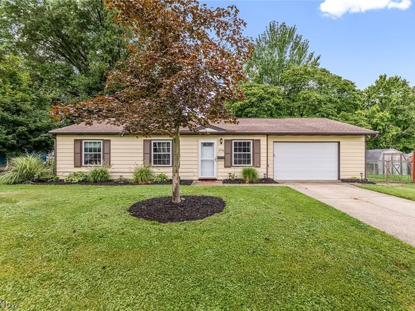 3756 Charring Cross Dr, Stow, OH 44224