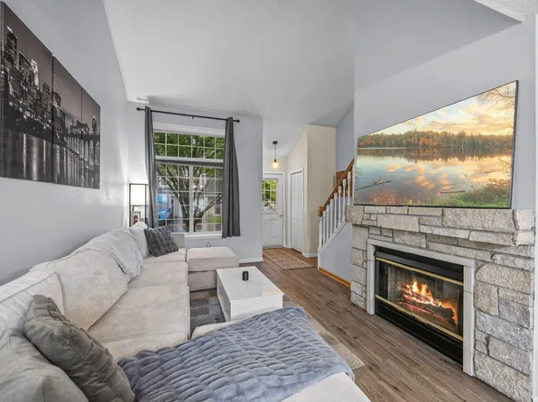 597 Mission Hills Way W, Chanhassen, MN 55317