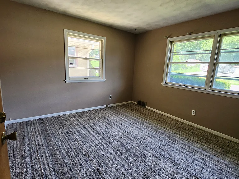 2116 W Kettelle St — Photo 12