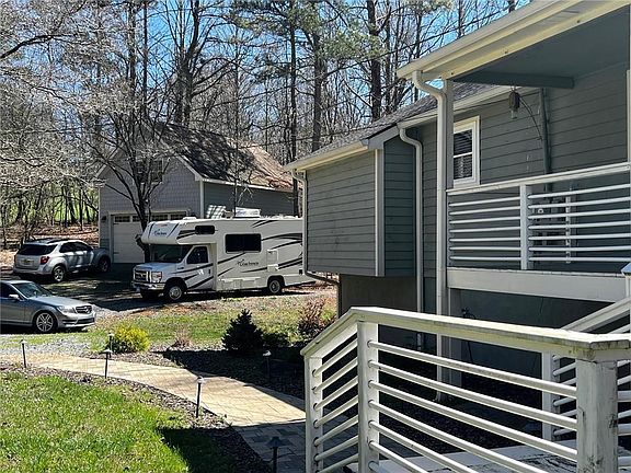 4th image of 1319 Henry Evans Rd