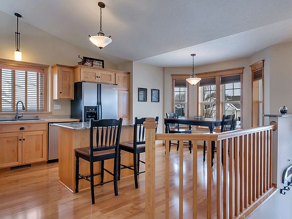 5th image of 405 21st Ave N