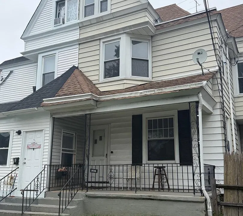 936 Carteret Ave