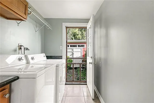 2411 Dauphine St — Photo 7