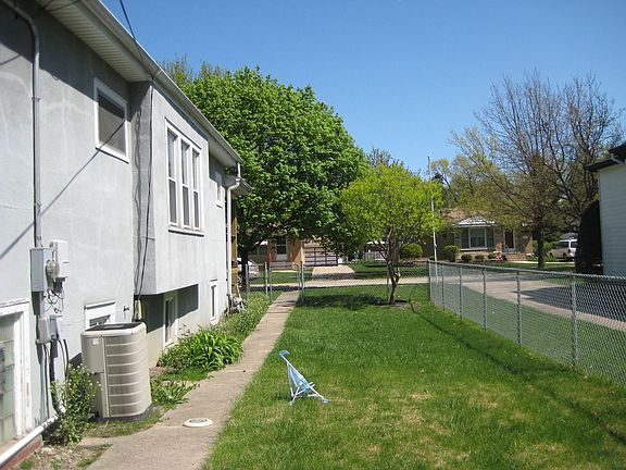 Side Yard-fenced