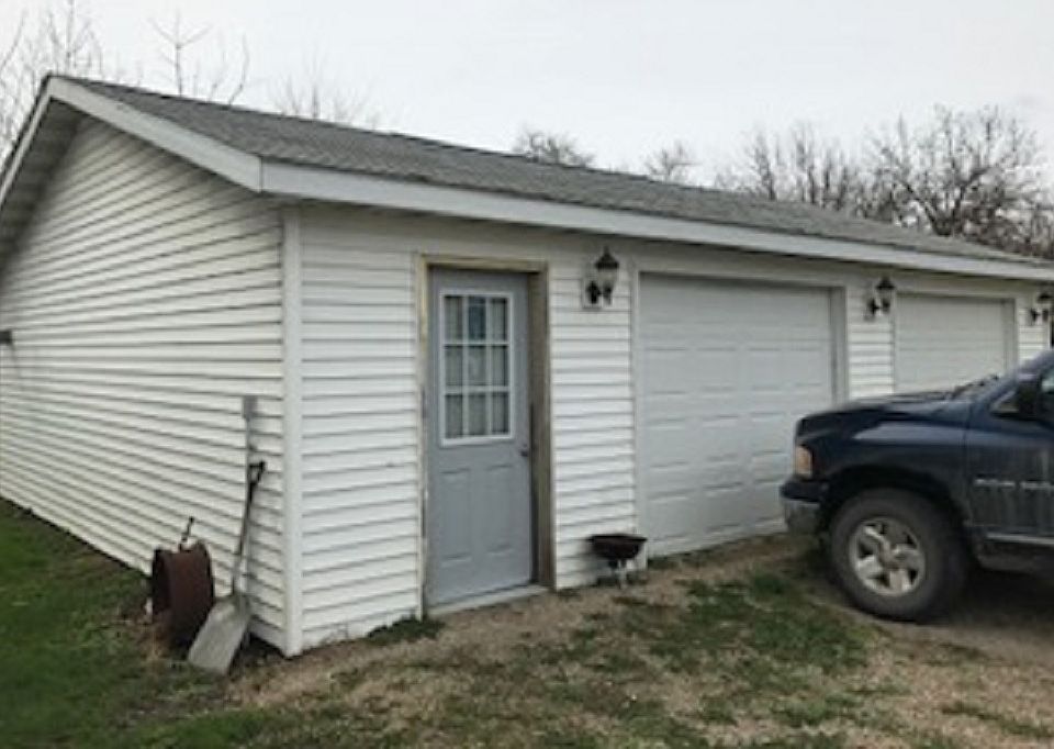 2nd image of 200 Larch St