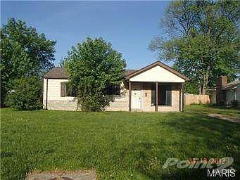 3rd image of 806 Saint Bernard Dr