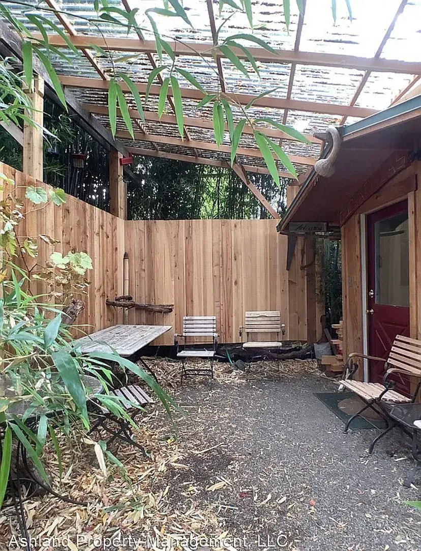 4 bed, 1560 sqft, $3,050 — Photo 4