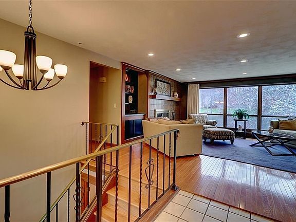 3rd image of 6 Riverview Dr