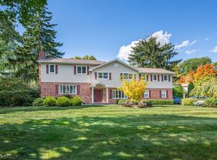 19 Penwood Rd, Livingston, NJ 07039