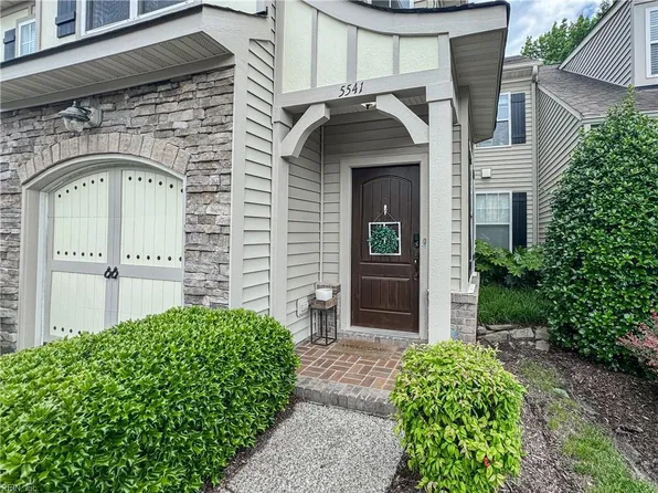 5541 Frog Pond Ln, Virginia Beach, VA 23455