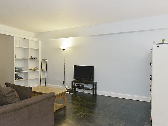 2nd image of 240 E 55th St APT 2C