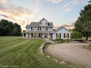 8561 Hough Rd, Almont, MI 48003