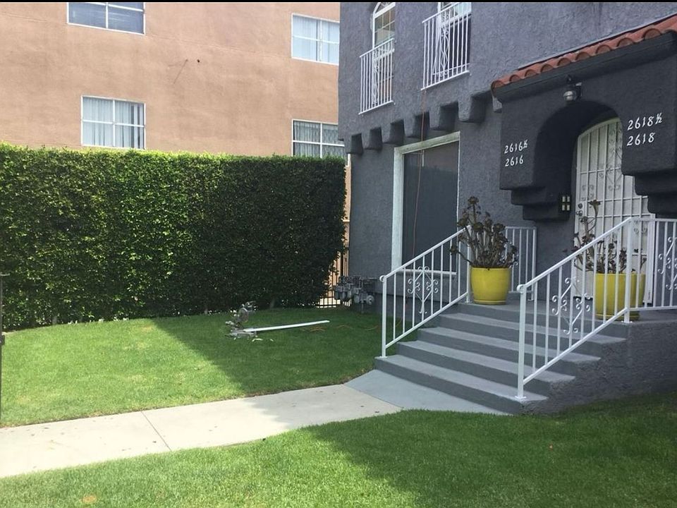 1st image of 2616-2618 1/2 S Hillcrest Dr #2616