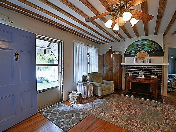 3rd image of 405 Willowbrook Ave