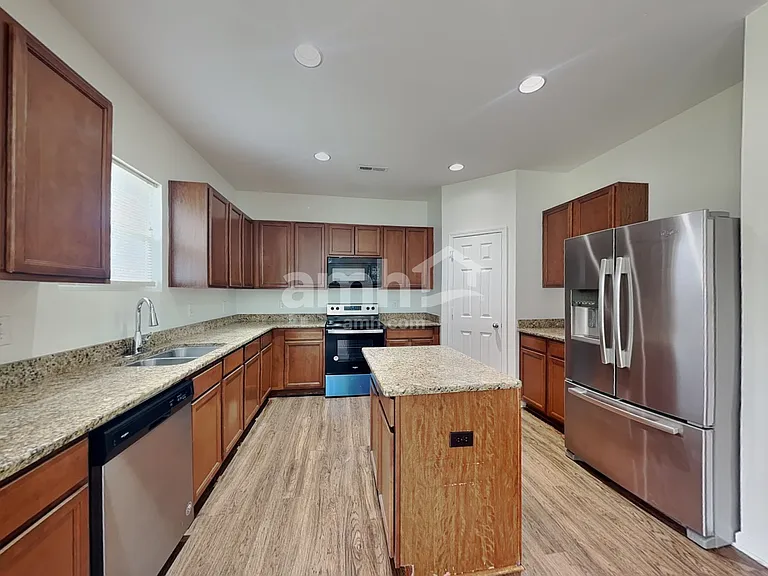 8921 Gray Willow Rd — Photo 3