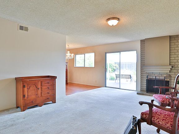 3rd image of 3484 Deerlane Dr