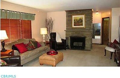 5th image of 264 Melbourne Pl